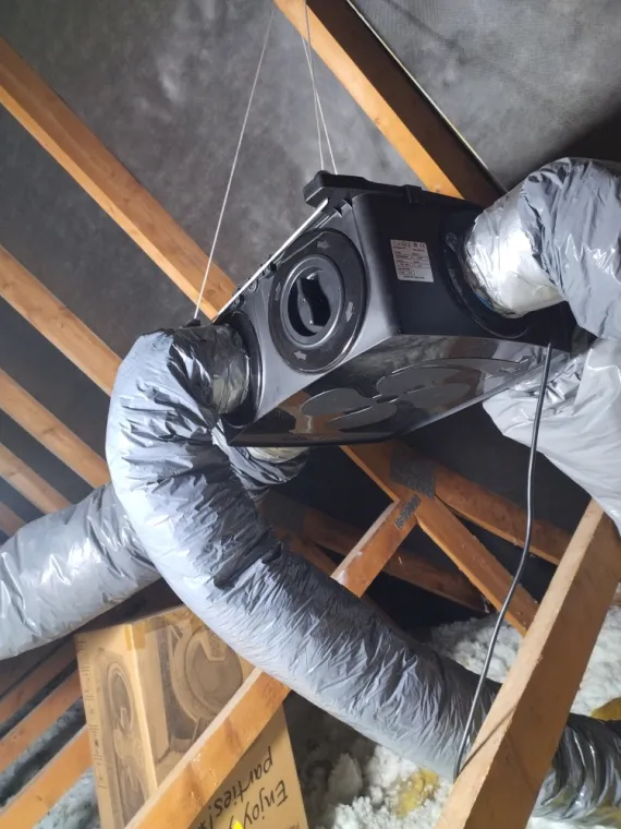 Installation d'une VMC simple flux hygro B , Rang-du-Fliers, C2L Pompe à Chaleur et Climatisation