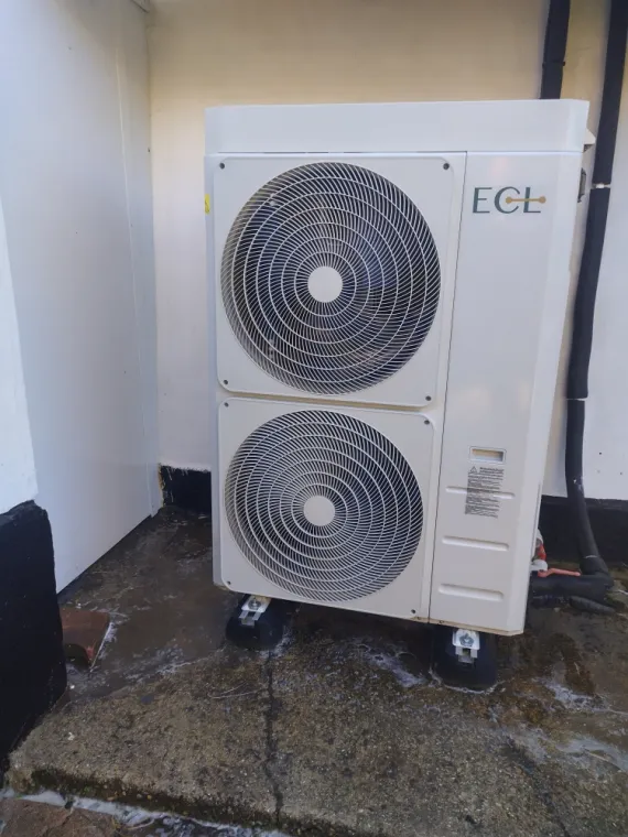 Entretien d'une pompe à chaleur air eau monobloc , Rang-du-Fliers, C2L Pompe à Chaleur et Climatisation