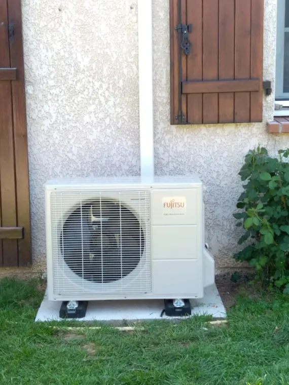 Installation et mise en service d'un mono split 5Kw ATLANTIC, Rang-du-Fliers, C2L Pompe à Chaleur et Climatisation
