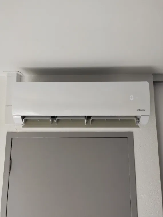 Installation et mise en service d'un bi-split ATLANTIC dans un appartement à LE TOUQUET, Rang-du-Fliers, C2L Pompe à Chaleur et Climatisation
