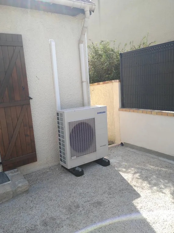 Installation et mise en service d'un multi-splits SAMSUNG Wind Free à BERCK-SUR-MER, Rang-du-Fliers, C2L Pompe à Chaleur et Climatisation