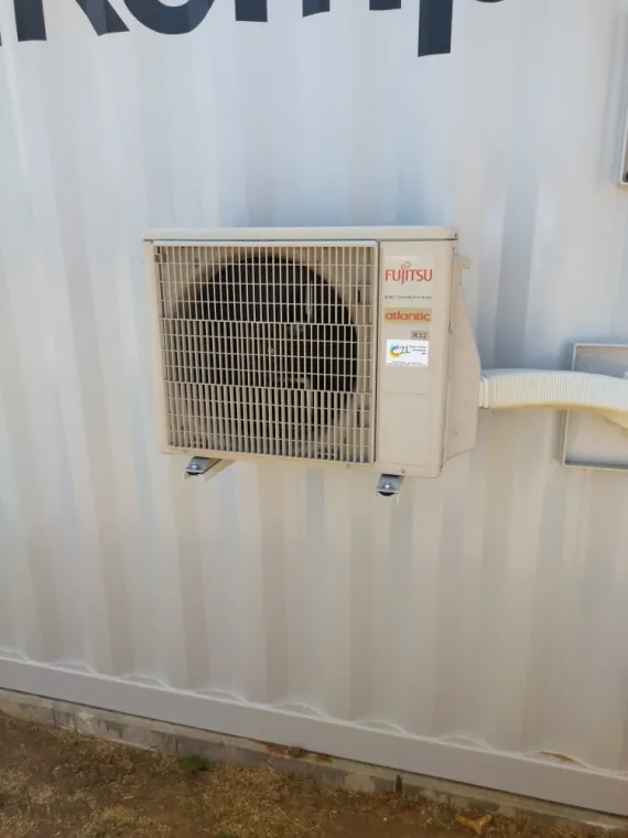Mise en service d'un mono split ATLANTIC 3500 W KMCC dans un local technique à SAINT-CREPIN-IBOUVILLIERS, Rang-du-Fliers, C2L Pompe à Chaleur et Climatisation