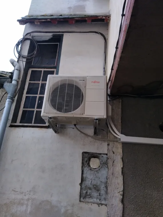 Installation et mise en service d'une pompe à chaleur air / air dans un restaurant à BERCK, Rang-du-Fliers, C2L Pompe à Chaleur et Climatisation