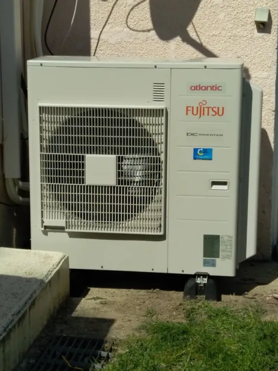 Installation et mise en service d'une climatisation réversible multi-split ATLANTIC à MONTREUIL SUR MER, Rang-du-Fliers, C2L Pompe à Chaleur et Climatisation