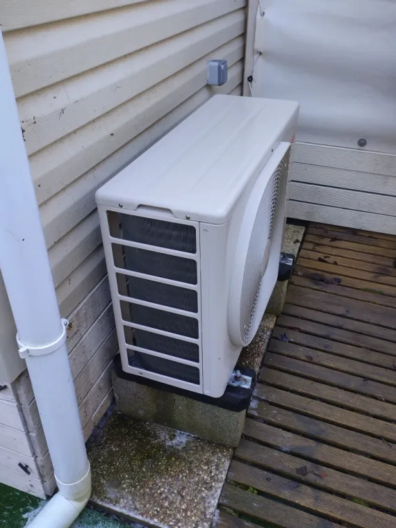Entretien d'une pompe à chaleur TOSHIBA à BERCK, Rang-du-Fliers, C2L Pompe à Chaleur et Climatisation