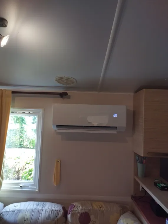 installation et mise en service d'une climatisation réversible THERMOR pour un mobile-home au TOUQUET, Rang-du-Fliers, C2L Pompe à Chaleur et Climatisation