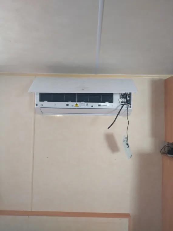 Installation et mise en service d'une climatisation réversible sur un Mobile-home à RANG-DU-FLIERS, Rang-du-Fliers, C2L Pompe à Chaleur et Climatisation