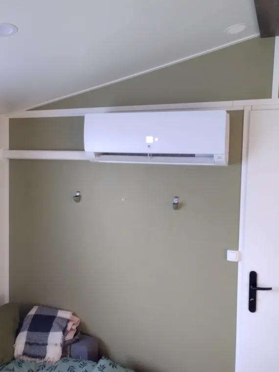 Installation et mise en service d'une climatisation réversible THERMOR Nagano dans un mobile-home au TOUQUET, Rang-du-Fliers, C2L Pompe à Chaleur et Climatisation