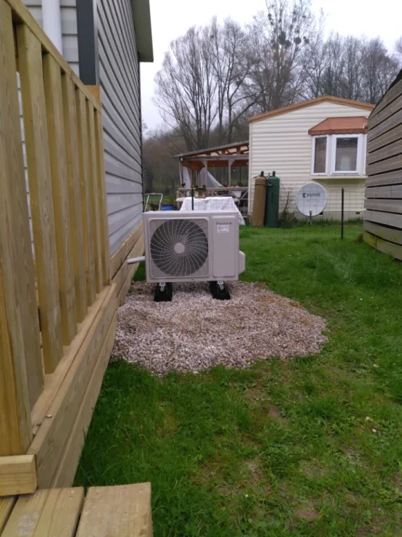 Installation et mise en service d'une climatisation réversible THERMOR Niseko dans un mobile-home à BERCK, Rang-du-Fliers, C2L Pompe à Chaleur et Climatisation