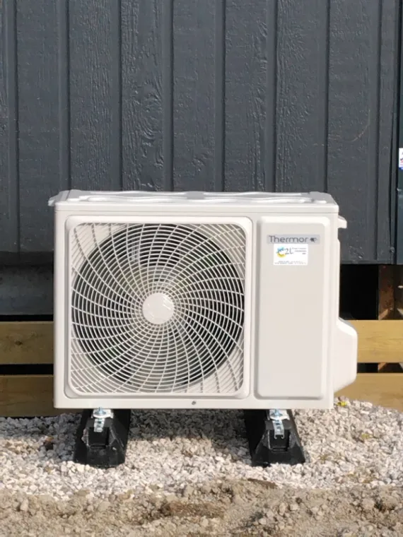 Installation et mise en service d'une climatisation réversible THERMOR Niseko dans un mobile-home à BERCK, Rang-du-Fliers, C2L Pompe à Chaleur et Climatisation