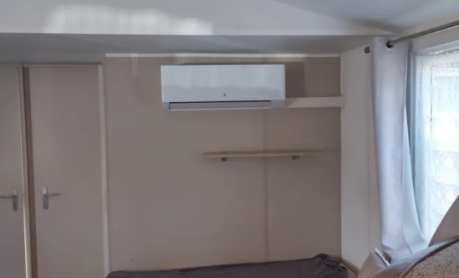Installation et mise en service d'une climatisation réversible mono-split THERMOR dans un mobile-home à MERLIMONT, Rang-du-Fliers, C2L Pompe à Chaleur et Climatisation