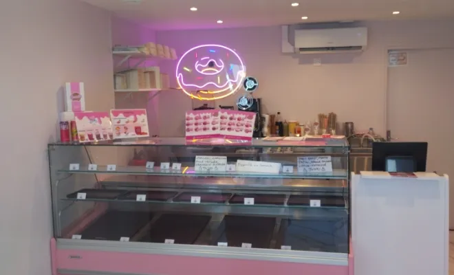 Dépannage d'une vitrine réfrigérée chez HOME DONUTS à GISORS, Rang-du-Fliers, C2L Pompe à Chaleur et Climatisation