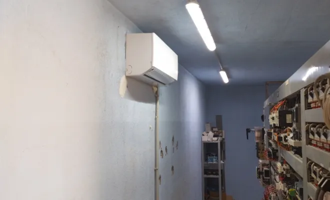 Remplacement d'une climatisation réversible Thermor  dans un local TGBT au CROTOY, Rang-du-Fliers, C2L Pompe à Chaleur et Climatisation