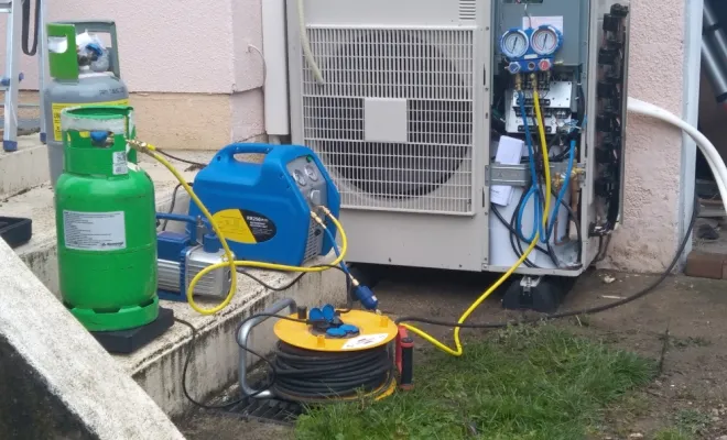 Installation et mise en service d'une climatisation réversible multi-split ATLANTIC à MONTREUIL SUR MER, Rang-du-Fliers, C2L Pompe à Chaleur et Climatisation