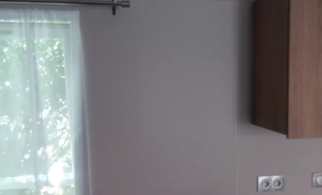 Installation et mise en service d'une climatisation réversible THERMOR Niseko dans un mobile-home à CONCHIL-LE-TEMPLE, Rang-du-Fliers, C2L Pompe à Chaleur et Climatisation