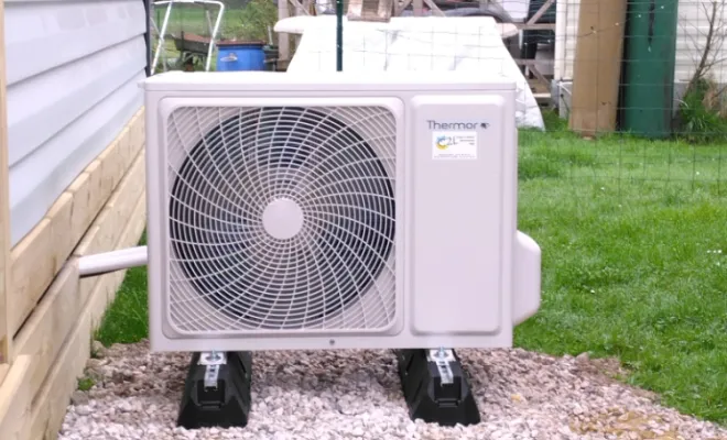 Installation et mise en service d'une climatisation réversible THERMOR Niseko dans un mobile-home à  MERLIMONT, Rang-du-Fliers, C2L Pompe à Chaleur et Climatisation