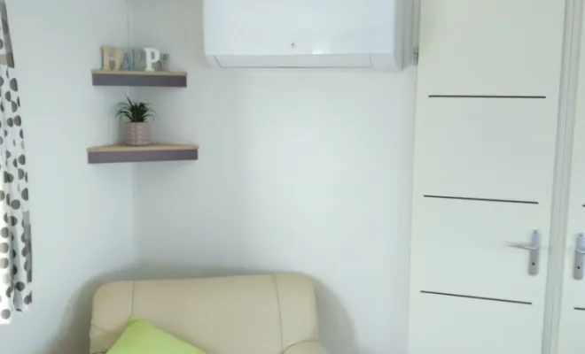 Installation et mise en service d'une climatisation réversible THERMOR Niseko dans un mobile-home à RANG-DU-FLIERS, Rang-du-Fliers, C2L Pompe à Chaleur et Climatisation