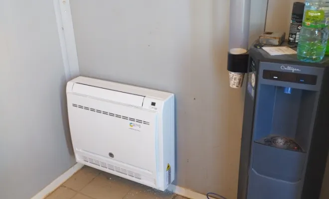 Installation et mise en service d'une climatisation réversible THERMOR dans un BUNGALOW , Rang-du-Fliers, C2L Pompe à Chaleur et Climatisation